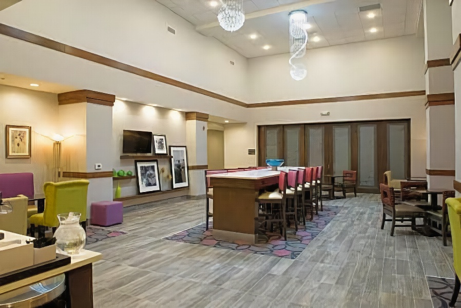 Hampton Inn & Suites Bay City