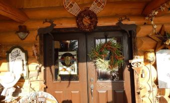 Idle Spurs Log Cabin Bed & Breakfast - Housity