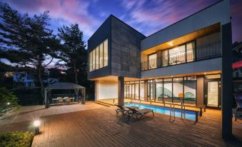Pocheon Forest Pool Villa