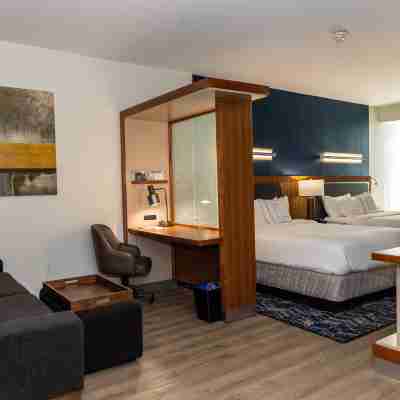 SpringHill Suites Houston Baytown Rooms