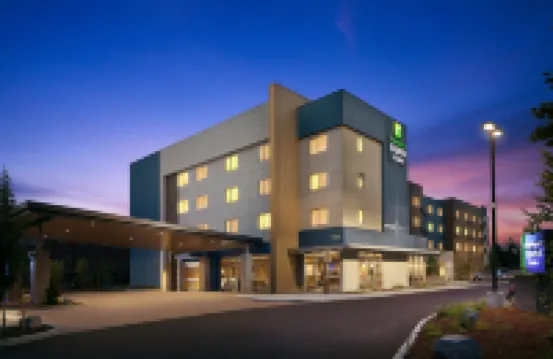 Holiday Inn Express & Suites PORTLAND AIRPORT by IHG Hotels in Portland