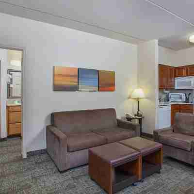 Staybridge Suites CHATTANOOGA DWTN - CONV CTNR by IHG Rooms