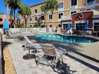 Holiday Inn Express & Suites THE VILLAGES by IHG - Pools