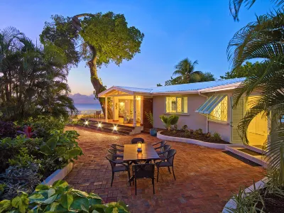 Southwinds Beach House is a 3 Bedroom with Exquisite Sea Views Hotels near Mullins Bay
