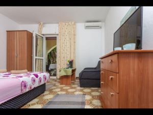Lovely Double Bed Room with Balcony and Sea View