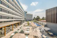 Radisson Hotel and Convention Centre OR Tambo Airport