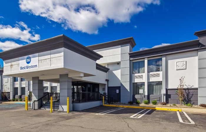 Best Western Paramus Hotel  Suites