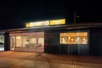 Econo Lodge Inn & Suites