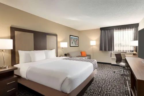 La Quinta Inn & Suites by Wyndham St Louis Route 66 Hotels in Fenton