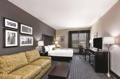 La Quinta Inn & Suites by Wyndham Rockport - Fulton Hotels in Fulton