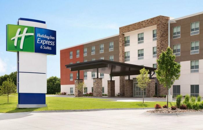 Holiday Inn Express & Suites SAUK CITY by IHG