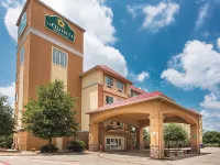 Comfort Inn & Suites Near Six Flags & Medical Center Hotels in San Antonio