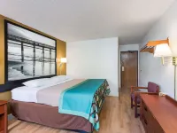 Super 8 by Wyndham Greensboro/Coliseum/Conv. Hotels near Greensboro Coliseum