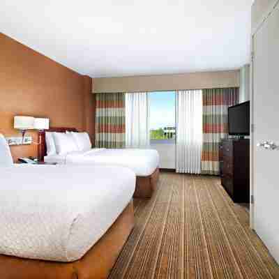 Embassy Suites Parsippany Rooms
