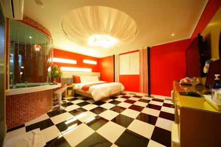 Ivy Hotel