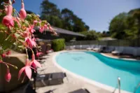 Bourne Hall Country Hotel - Pools