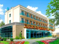 Villa Park Med. & Spa Hotels near Camping nr 17 Ciechocinek