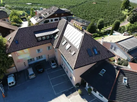 Hotel Sparerhof Отели в г. Gargazzone