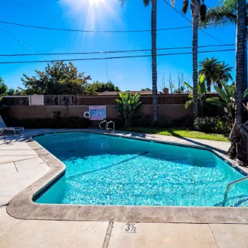 Regency Inn & Suites Downey