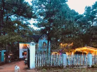 Chino Homestay Măng Đen - Villa tại Măng Đen Hotels near Săn mây tại cung đường Hà Huy Tập