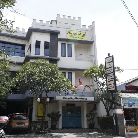 RedDoorz Plus Near Universitas Indonesia
