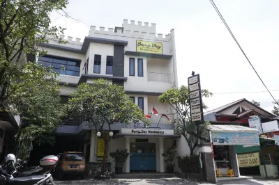 Penginapan Reddoorz Hotel dekat Toko Kado Wulan