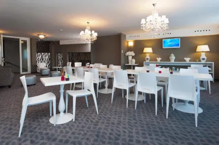 Ténéo Apparthotel Talence - Arthena