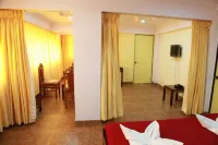 Saiesh International Hotel Các khách sạn ở Bastora