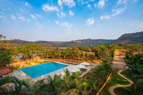 Zostel Plus Lonavala فنادق في Shindgaon