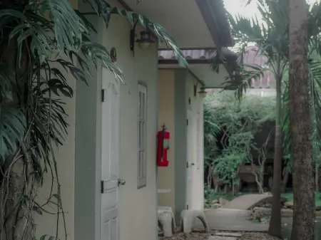 Ruean Prathum Resort Отели в г. Kamphaeng Phet