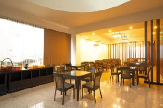 Intouch Riverside Hotel