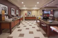 Hampton Inn by Hilton Ciudad Victoria - Parkplatz