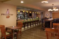 希爾頓逸林飯店-波特蘭泰格德 - 酒吧