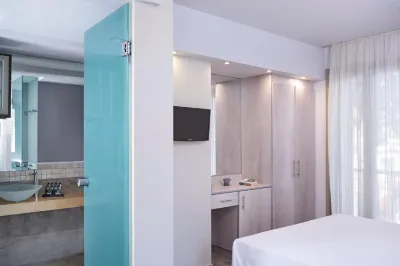 Cascade Holiday Resort Hotels near Poros beach