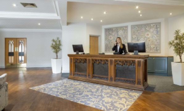 Bridgewood Manor Hotel & Spa - Housity