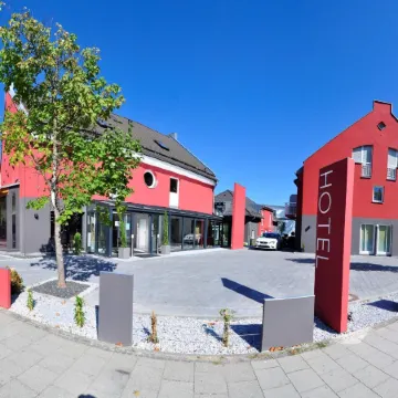 Amalienburg - Boutique & Boarding Hotel Отели рядом с достопримечательностью «Пазинг-Оберменцинг»