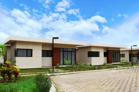 Ladda Bay Village by Tanjung Lesung Beach Hotel & Villa Отели в г. Пандегланг