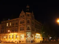 Hotel Drei Rosen Hotels near Die Heuersdorfer Emmauskirche in Borna