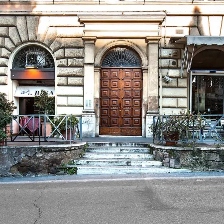 B&B Colosseo Panoramic Rooms Отели рядом с достопримечательностью «Священная дорога»