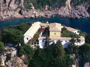 Neptune Sea House - Beachfront