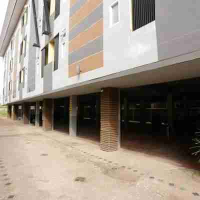 พวงเพชรเพลส (Puangpech Place) Hotel Exterior
