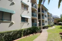 Aruba Beach Resort Hotel di Broadbeach Waters
