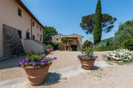 Borgo I Vicelli Отели рядом с достопримечательностью «Lago dei Pioppi»