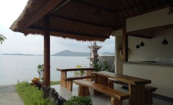 Krisna Bungalows and Restaurant