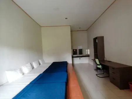 Natural Hill Cisarua Lembang Отели в г. Cisarua