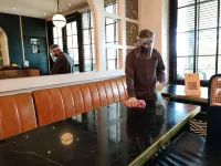 Elm Hotel