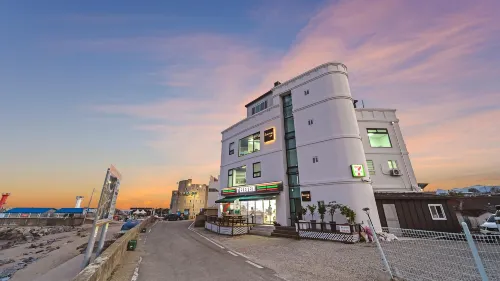 Goseong Leumeleu63 Pension