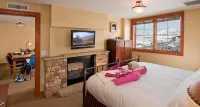 Inn at Lost Creek Các khách sạn gần Himmel Spa