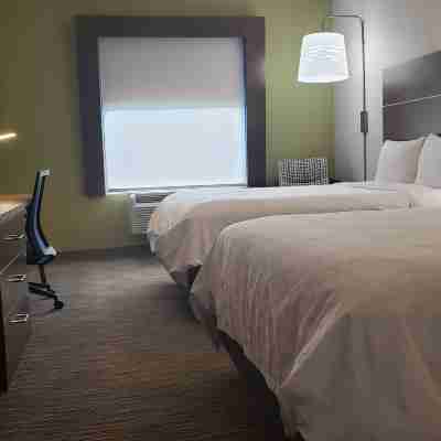 Holiday Inn Express & Suites Weslaco Rooms