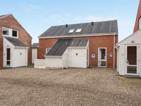 "Paula" - 2.3km from the Sea